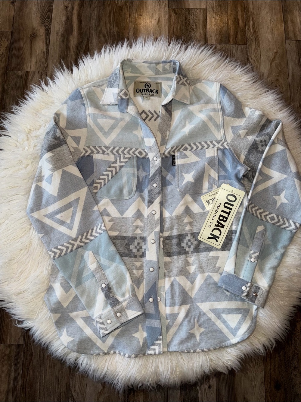 🏷️ OUTBACK TRADING CO. // Camile Snap-Front Shirt Jacket // Light Blue & Cream